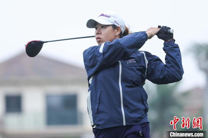 海口观澜湖开赛：中高协女子锦标赛首轮因恶劣