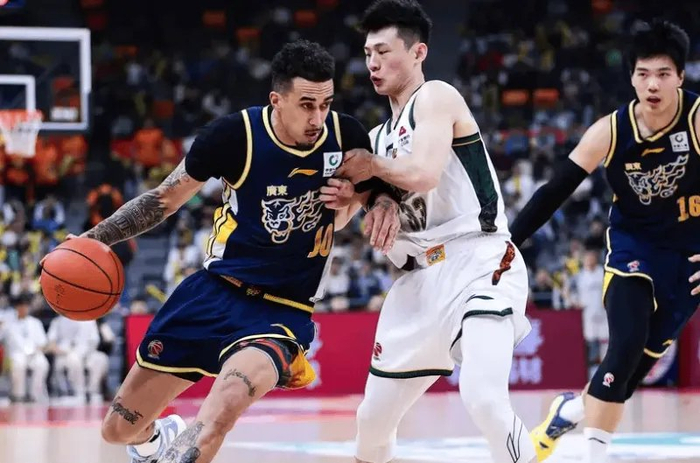 广东男篮第二阶段崩盘：后场核心低迷 外线球权