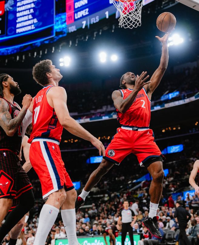 莱昂纳德率快船复仇公牛