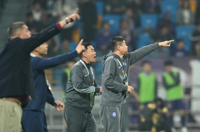 天津队关键防线失误致乌龙失球 于根伟赛后直言