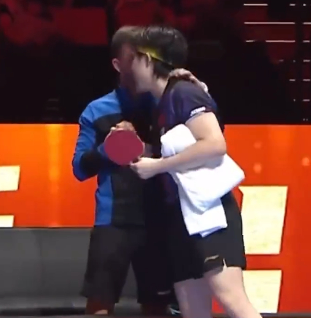 王楚钦七局逆转达科晋级四强 决胜分隔空与王皓