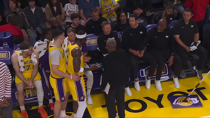 范德比尔特赛后拒绝采访离场引热议